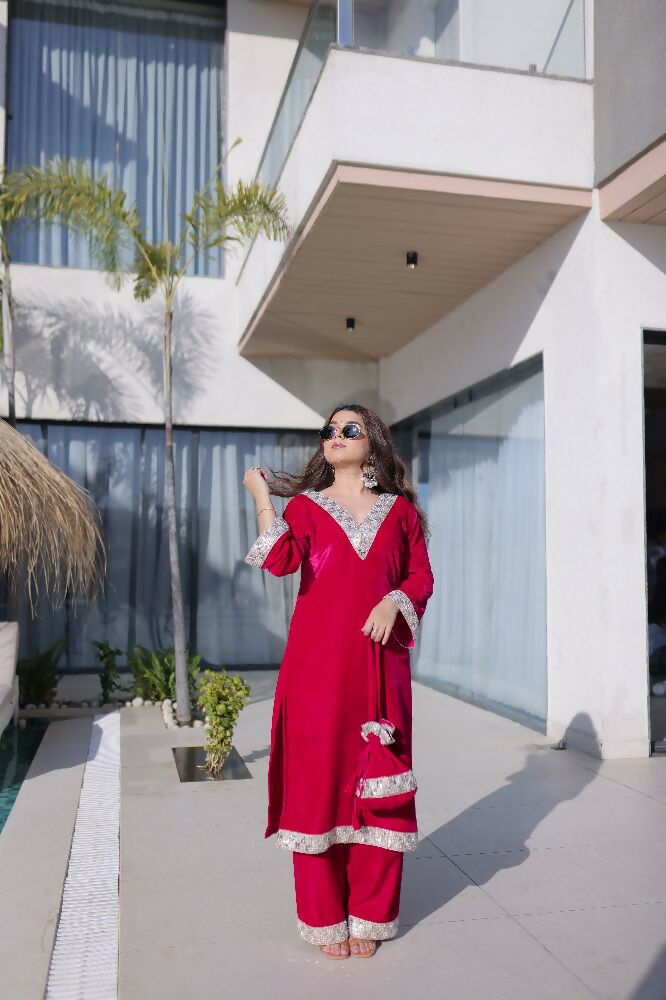 Pink Velvet Kurta Set with Sequins, Zari, and Thread Embroidery