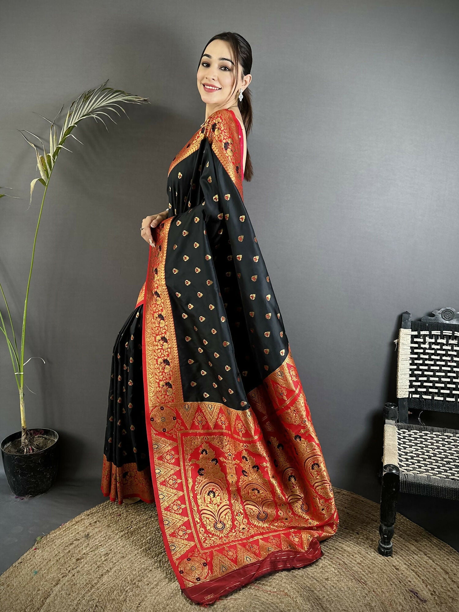 Black Soft Silk Banarasi Saree with Intricate Motifs