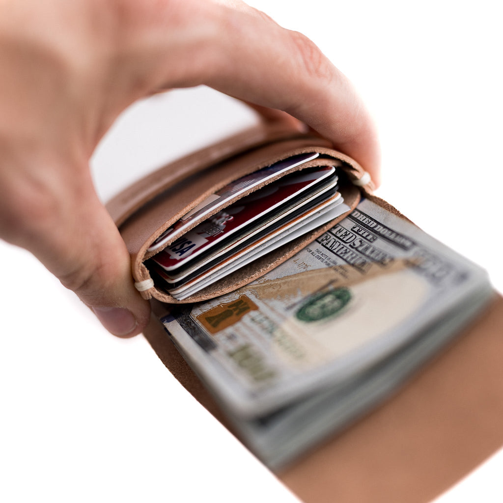 The Big Finn 2 Minimalist Leather Wallet in Russet