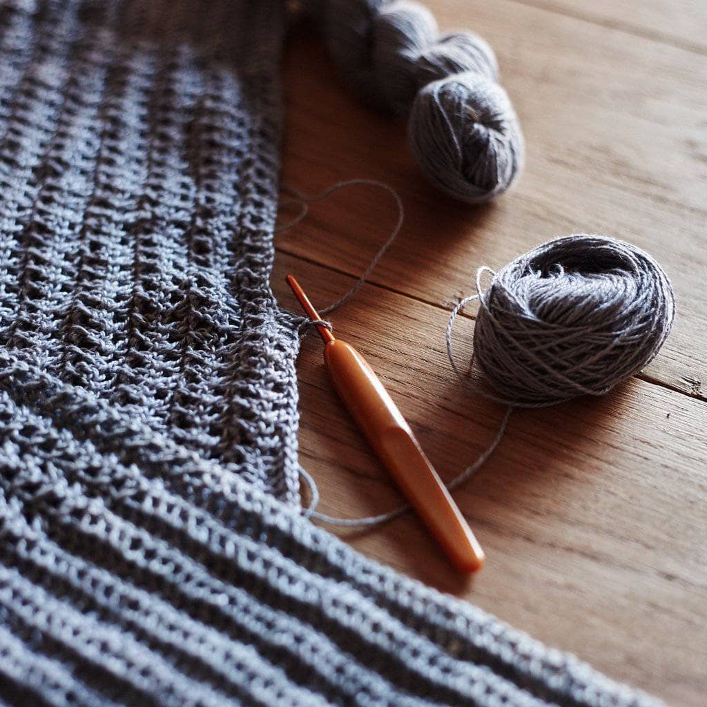 The Crossed Stitched Linen Top: Women’s Crochet Kit