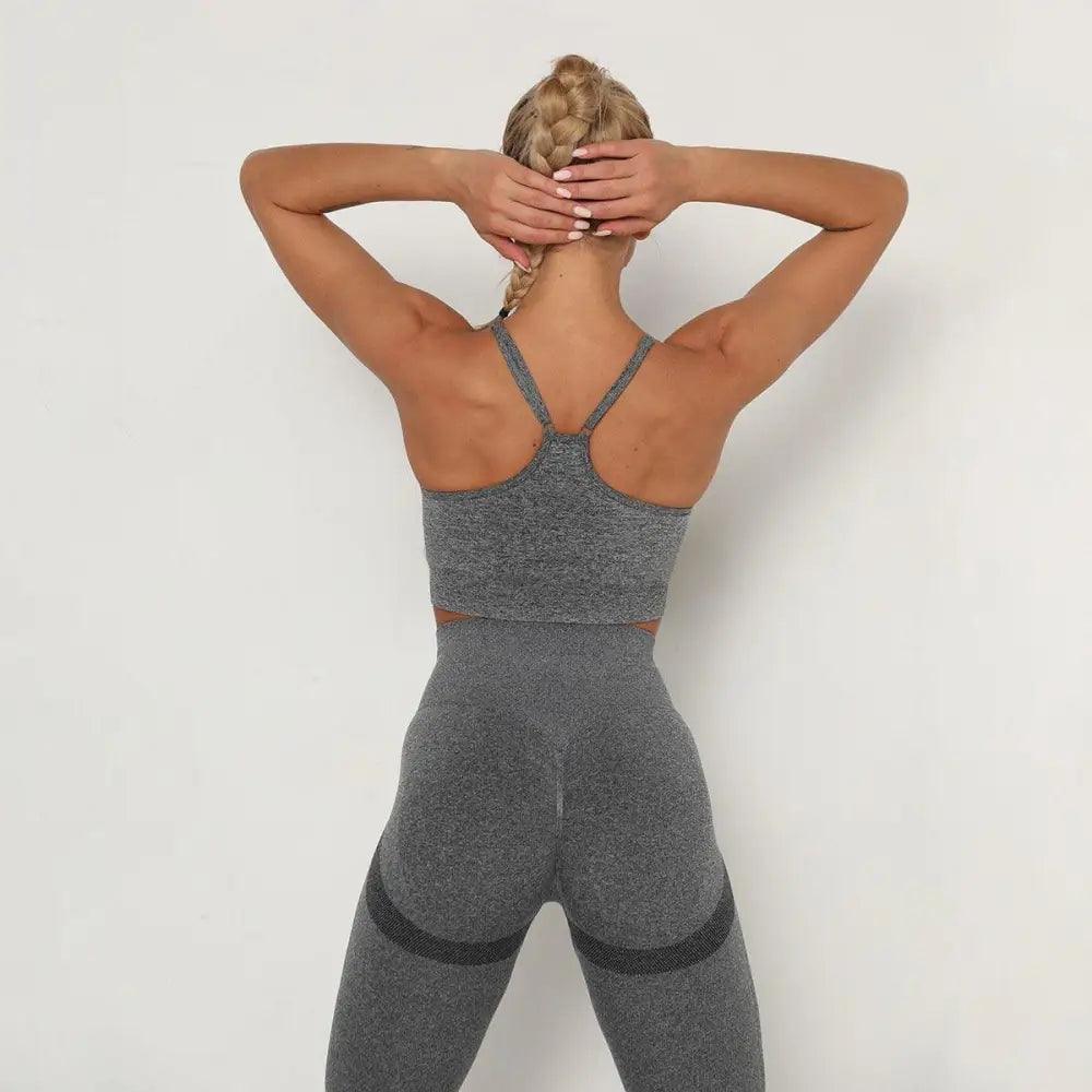 Seamless Scoop Neck Cropped Sports Bra - Fitted Athletic Gym Top