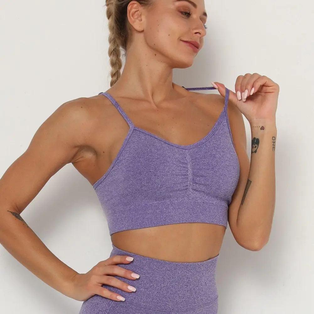Seamless Scoop Neck Cropped Sports Bra - Fitted Athletic Gym Top