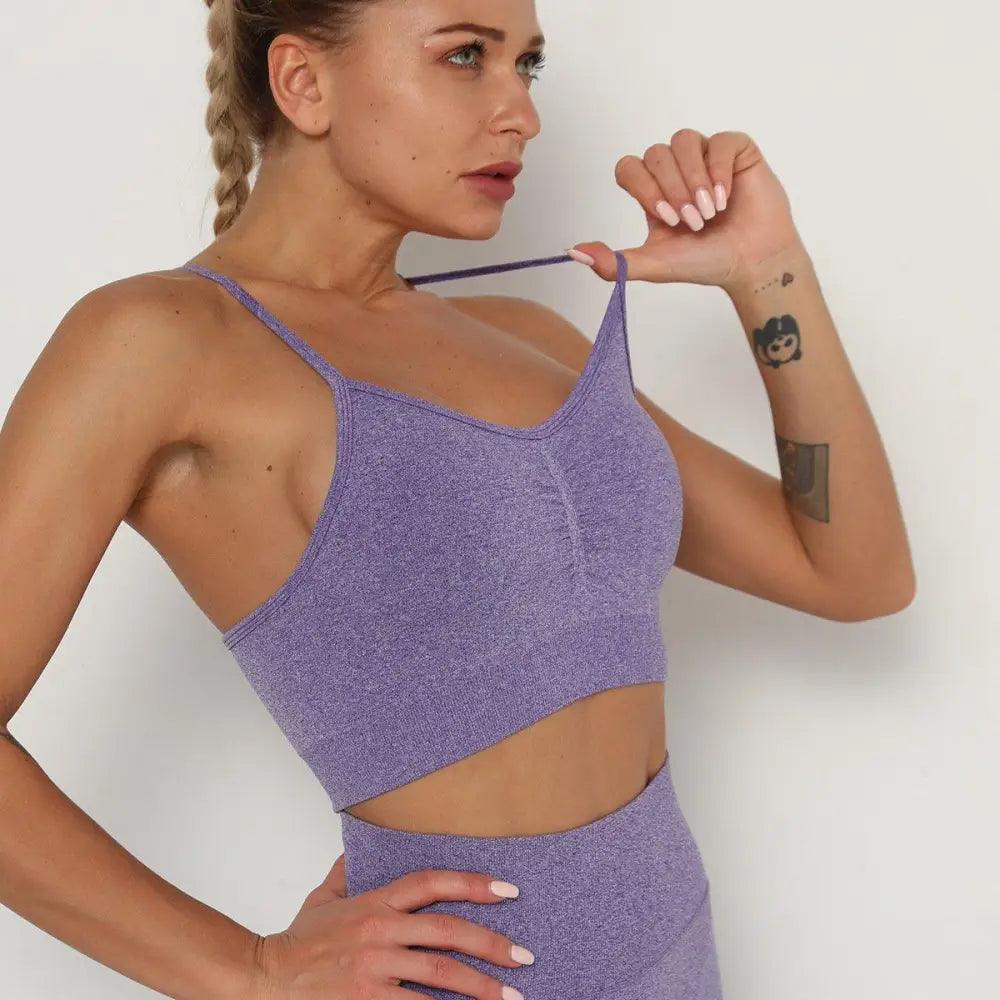 Seamless Scoop Neck Cropped Sports Bra - Fitted Athletic Gym Top