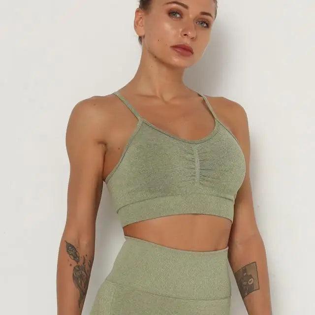 Seamless Scoop Neck Cropped Sports Bra - Fitted Athletic Gym Top