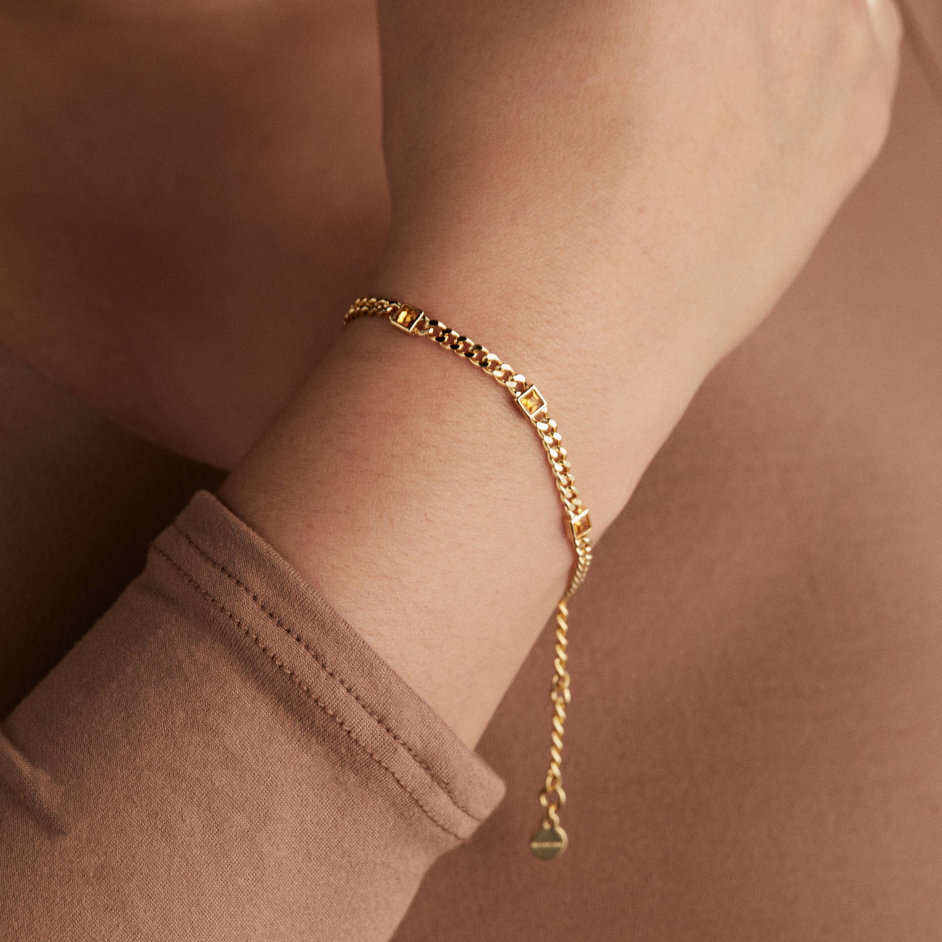 November Birthstone Topaz Curb Chain Bracelet in Gold