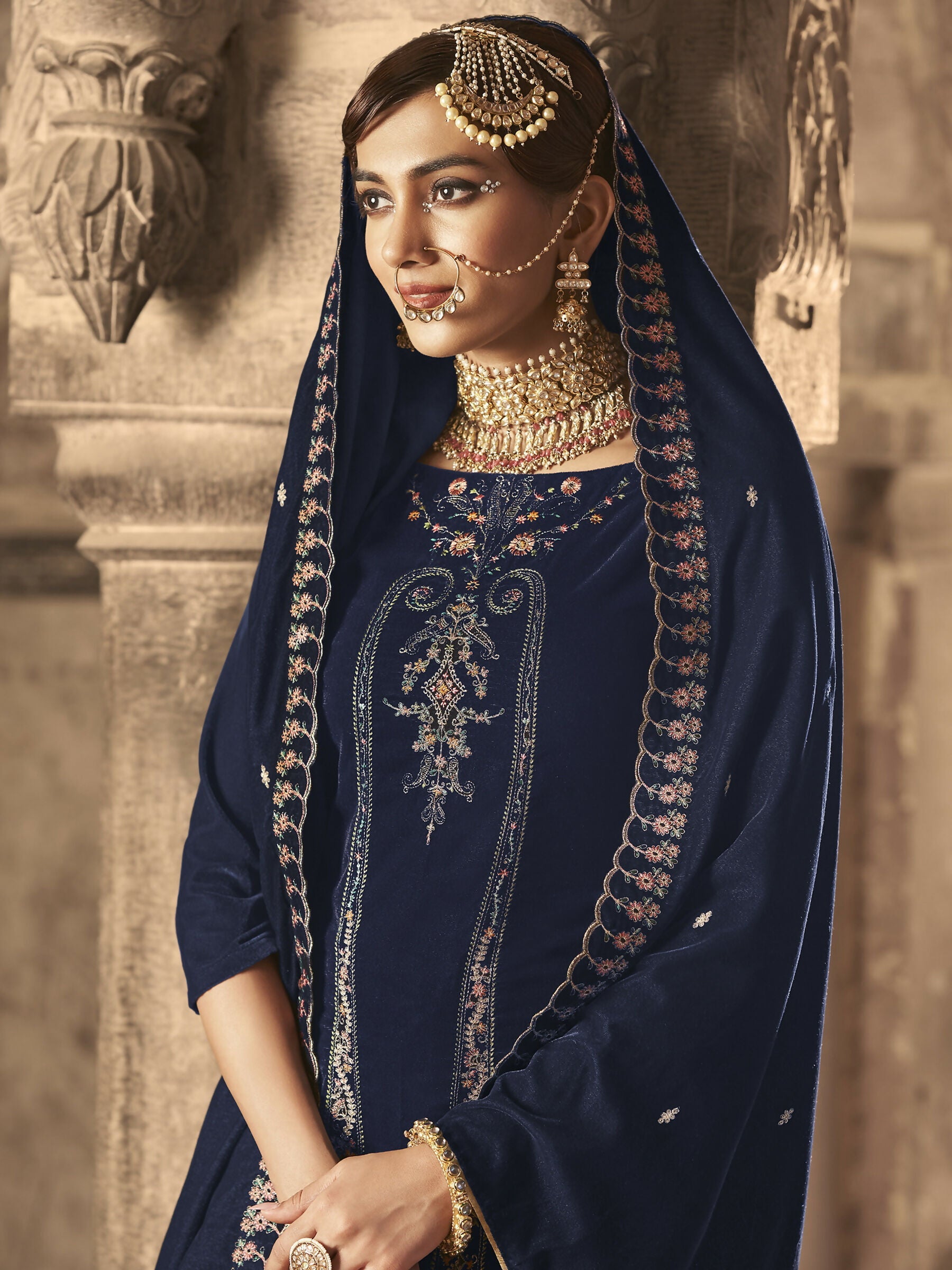 Navy Blue Velvet Floral Kurta Set with Resham Thread & Jari Work
