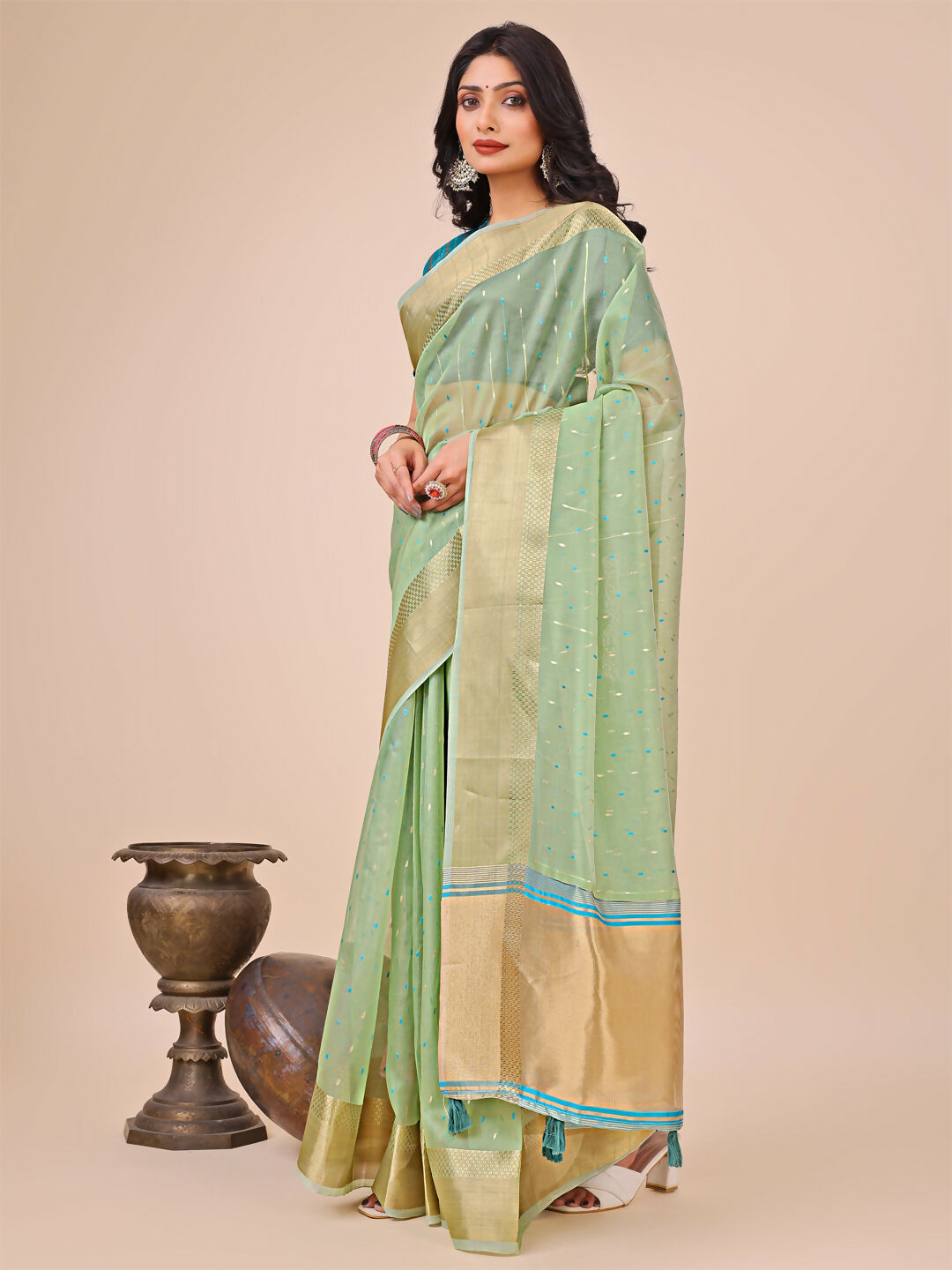 Elegant Green Organza Saree with Matching Blouse Piece