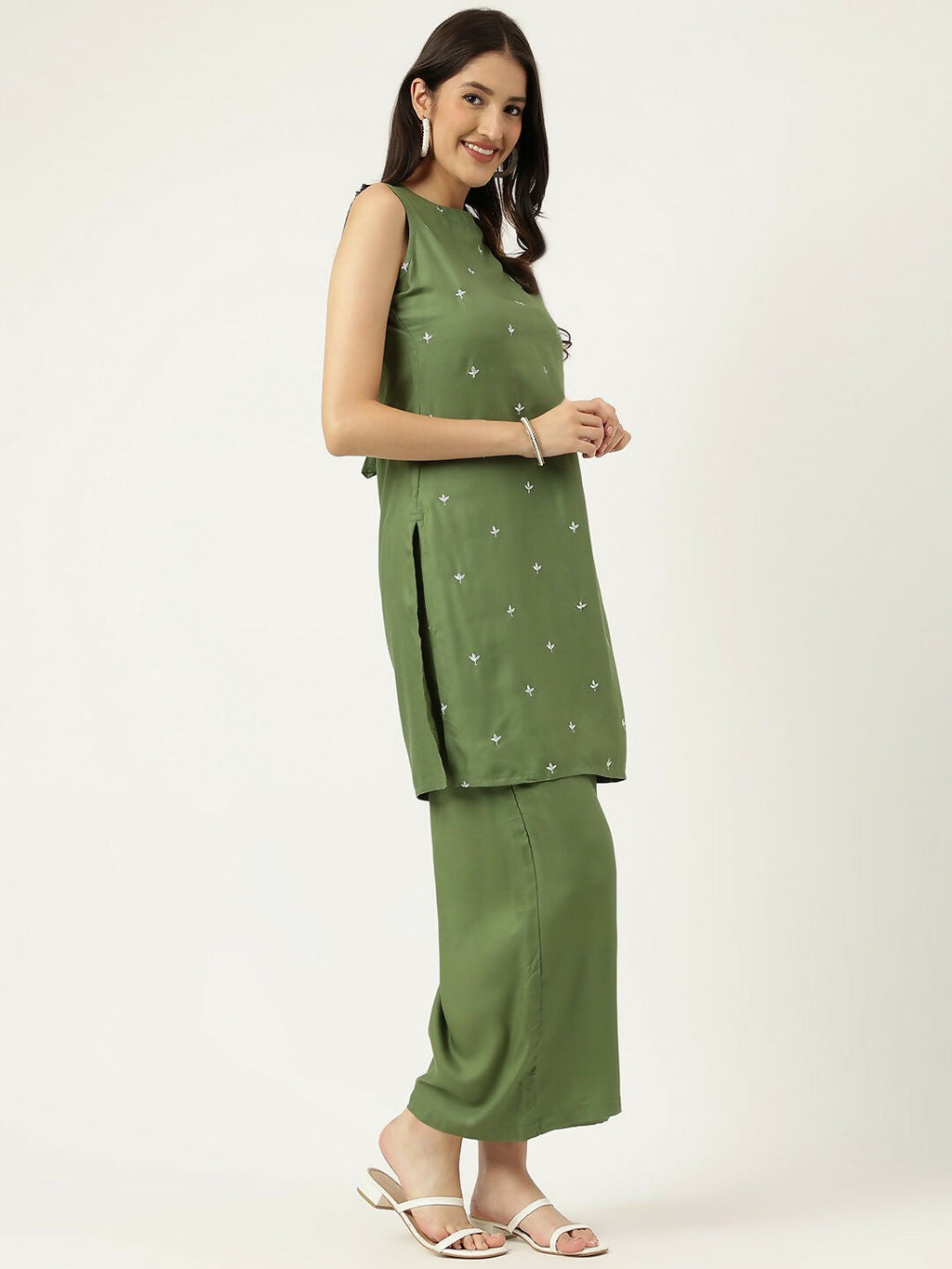Green Rayon Straight Kurta and Bottom Set with Embroidered Detail