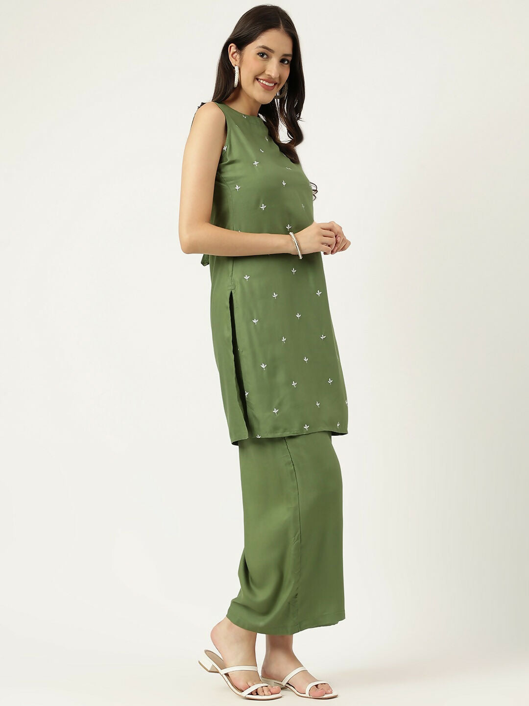 Green Rayon Straight Kurta and Bottom Set with Embroidered Detail