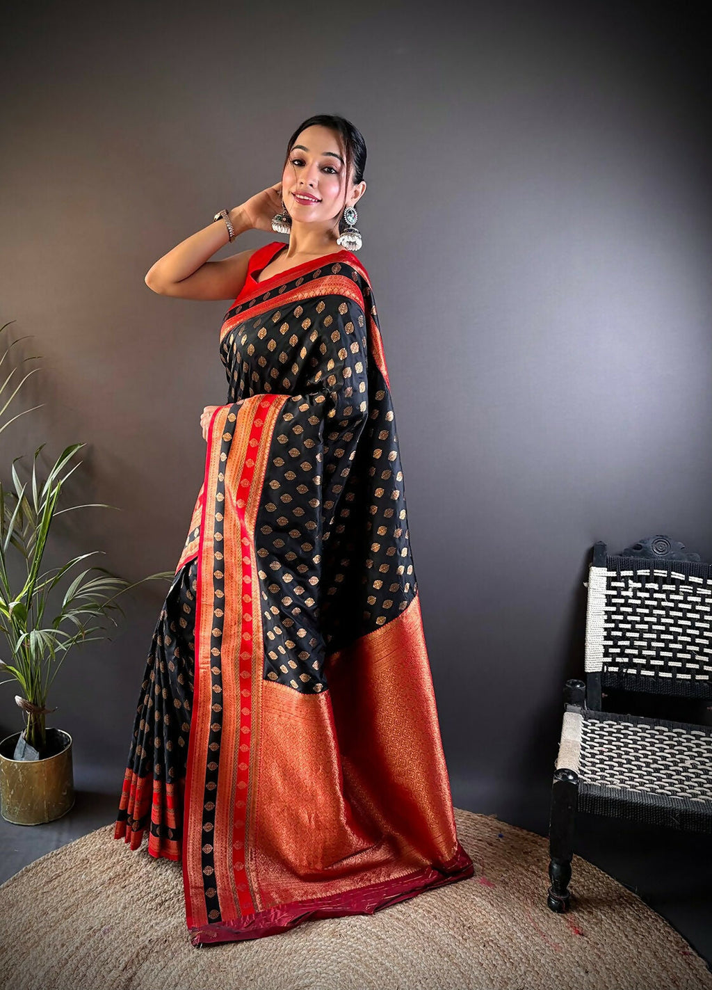Joban Fashion Red Butti Banarasi Silk Sarees