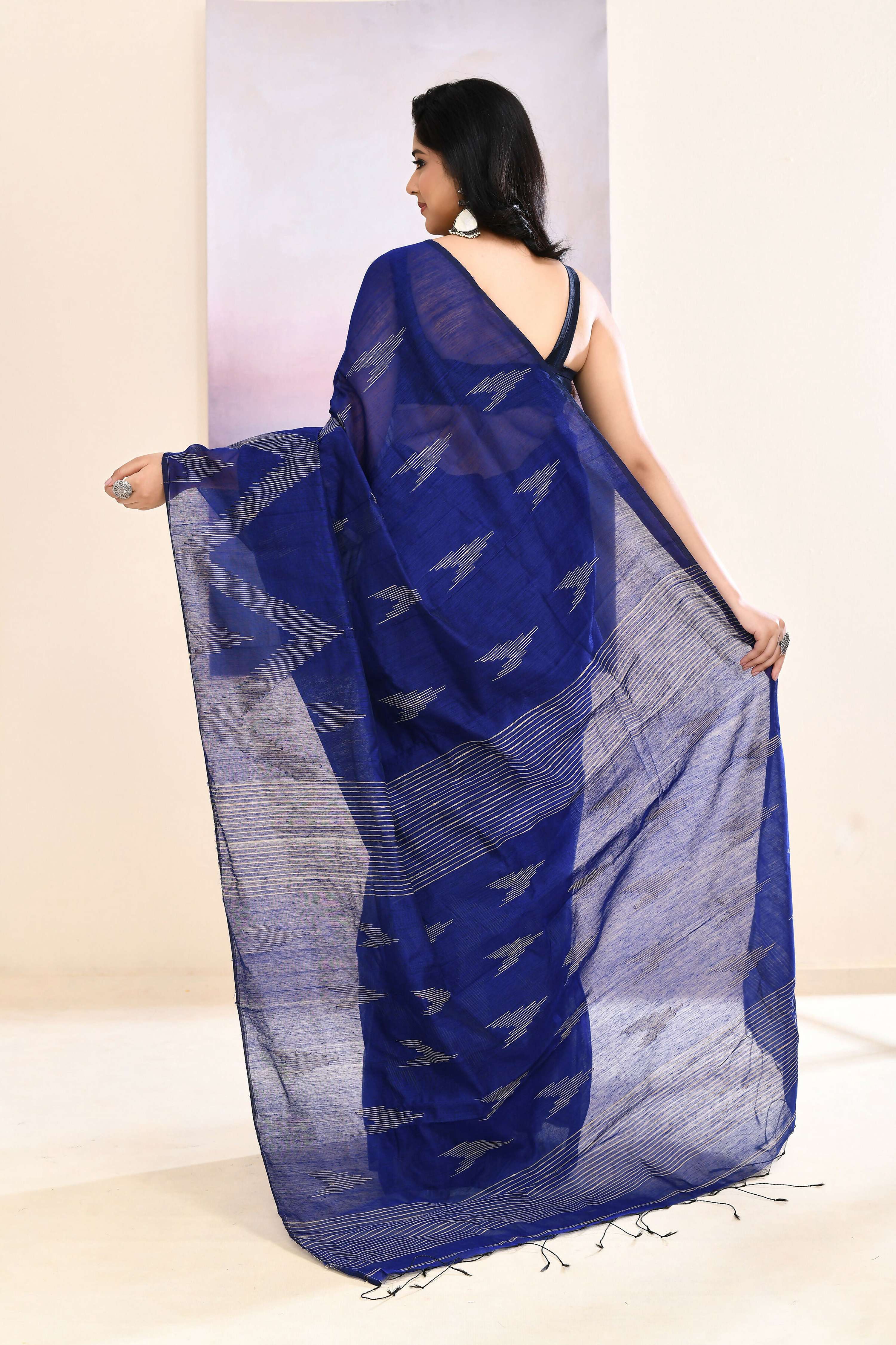 Women's Blue Embellished Cotton Blend Jamdani Saree
