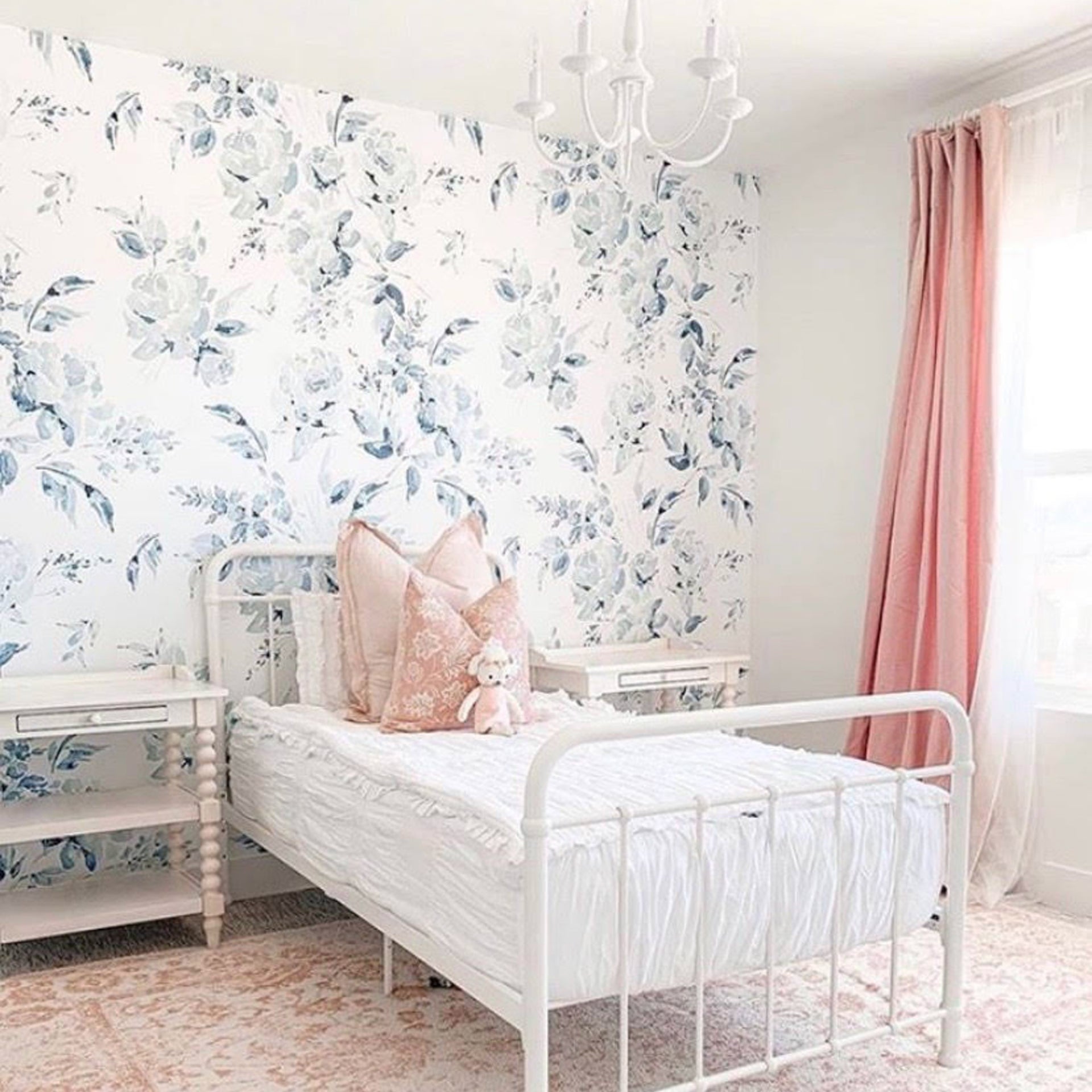 Romantic white and blue floral Florence wallpaper