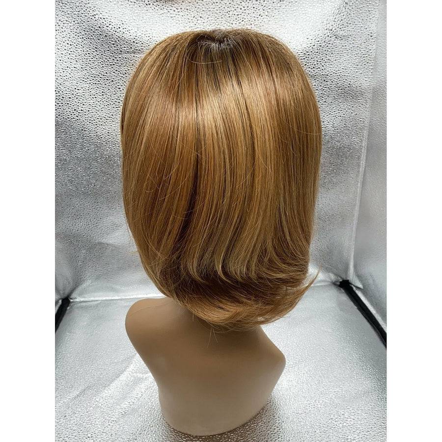 Upstage Wig: Natural Layered Cut in Multi-Tonal Brown and Blonde