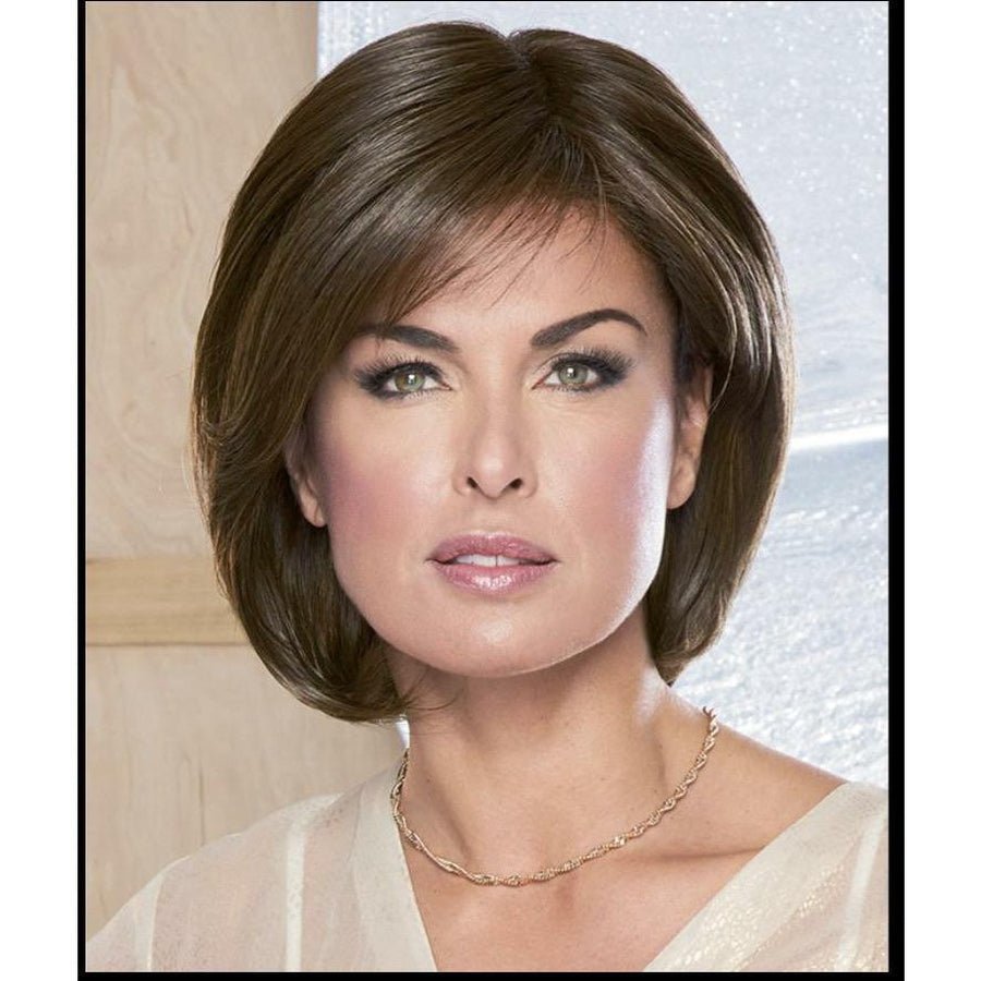Upstage Wig: Natural Layered Cut in Multi-Tonal Brown and Blonde