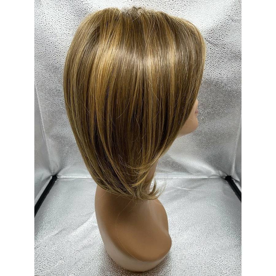 Upstage Wig: Natural Layered Cut in Multi-Tonal Brown and Blonde