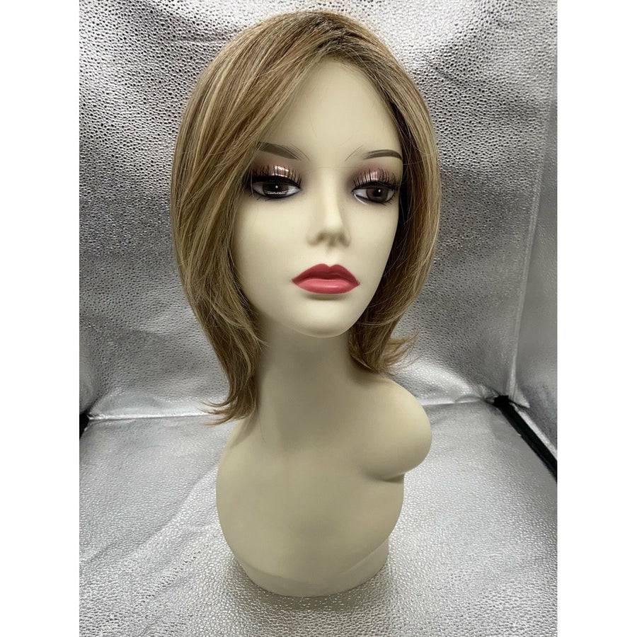 Upstage Wig: Natural Layered Cut in Multi-Tonal Brown and Blonde