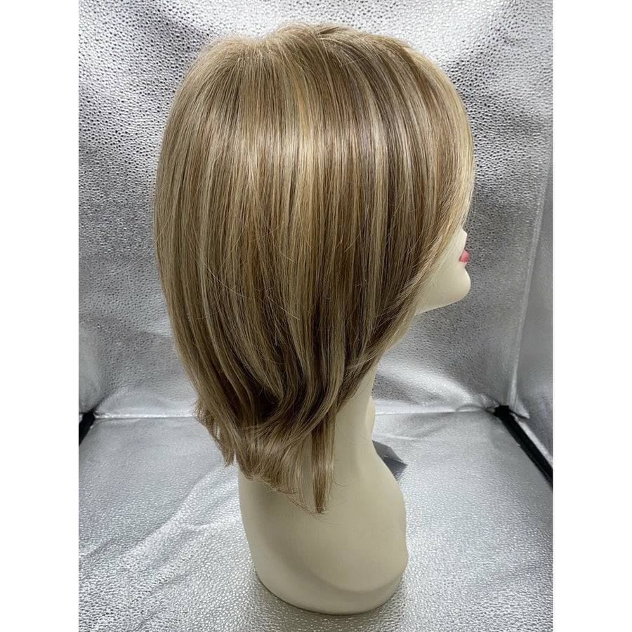 Upstage Wig: Natural Layered Cut in Multi-Tonal Brown and Blonde