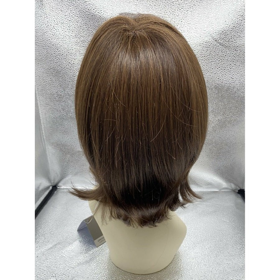 Upstage Wig: Natural Layered Cut in Multi-Tonal Brown and Blonde