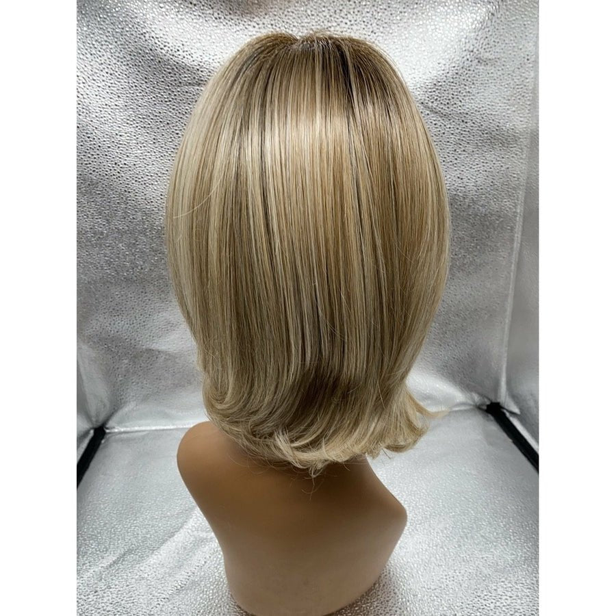Upstage Wig: Natural Layered Cut in Multi-Tonal Brown and Blonde