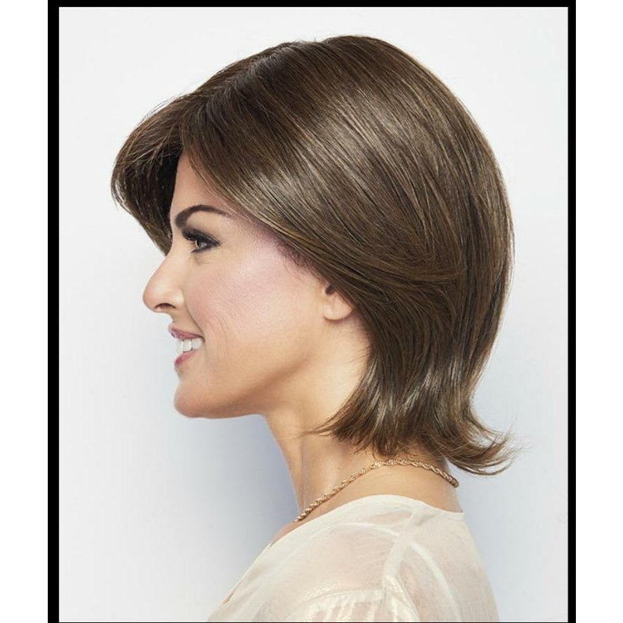 Upstage Wig: Natural Layered Cut in Multi-Tonal Brown and Blonde