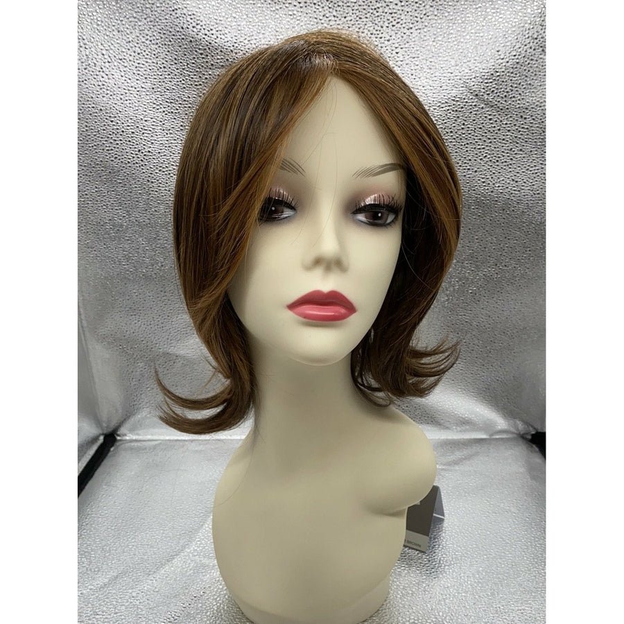 Upstage Wig: Natural Layered Cut in Multi-Tonal Brown and Blonde