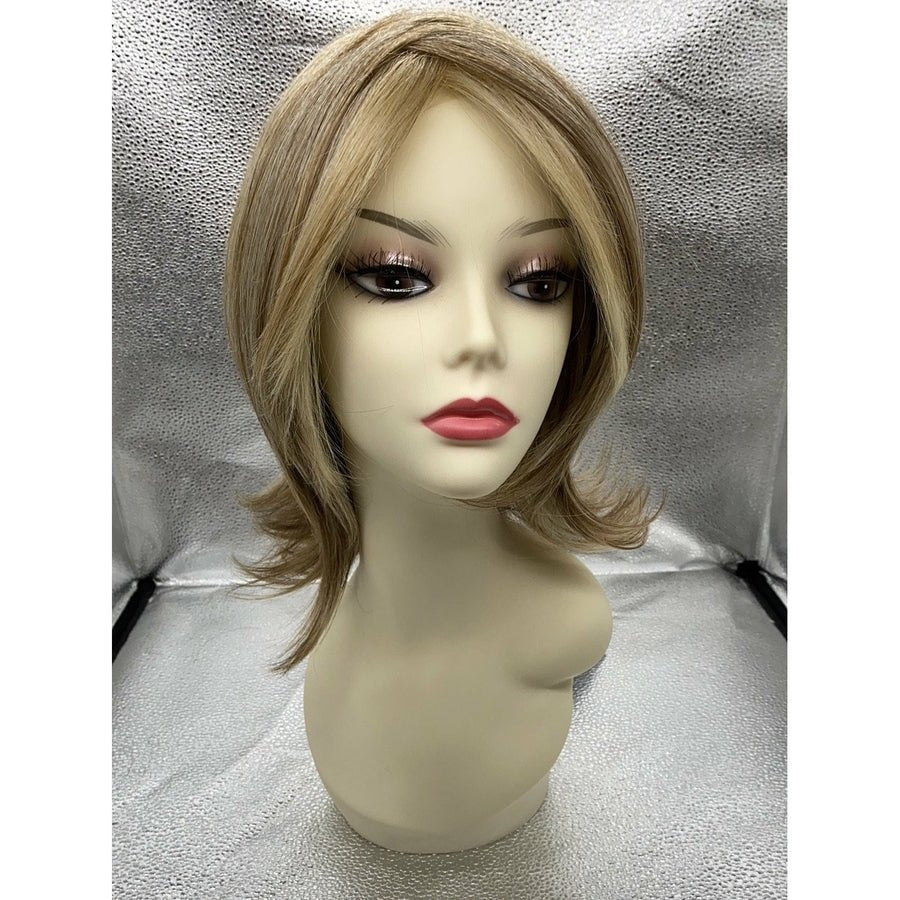 Upstage Wig: Natural Layered Cut in Multi-Tonal Brown and Blonde