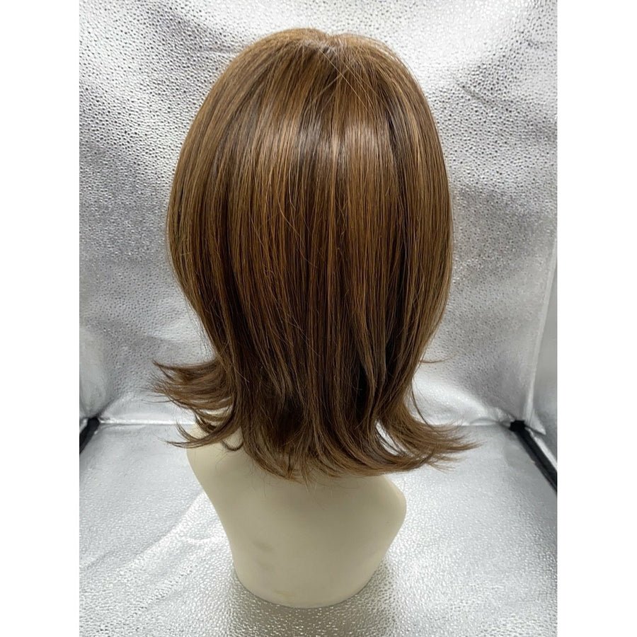 Upstage Wig: Natural Layered Cut in Multi-Tonal Brown and Blonde
