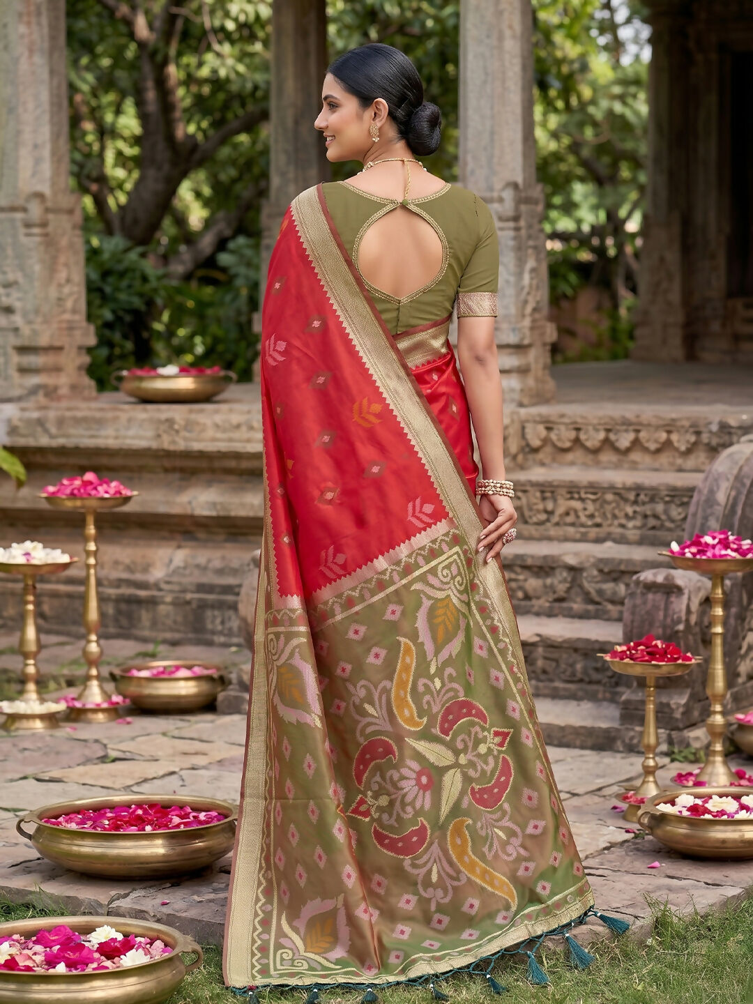 Red Soft Silk Saree with Matching Blouse Piece