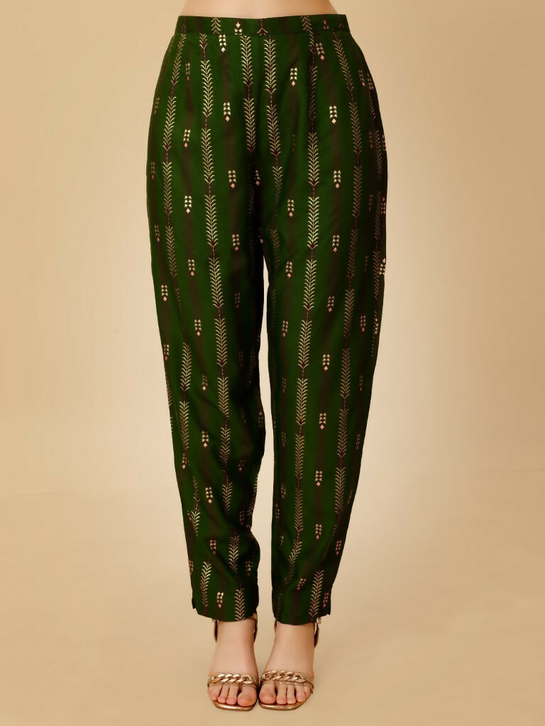 Women's Green Embroidered Straight Kurta Pant Set in Viscose Rayon