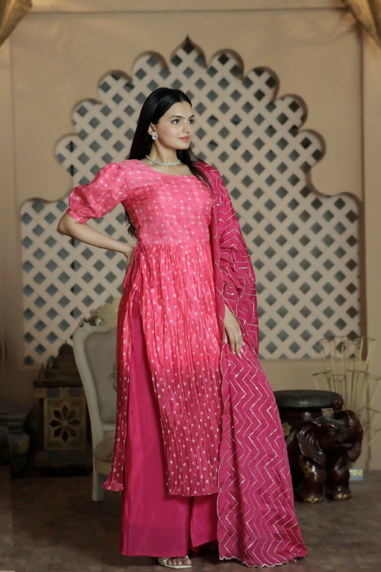 Women's Pink Muslin Floral Print Kurta Set with Crush Pleating