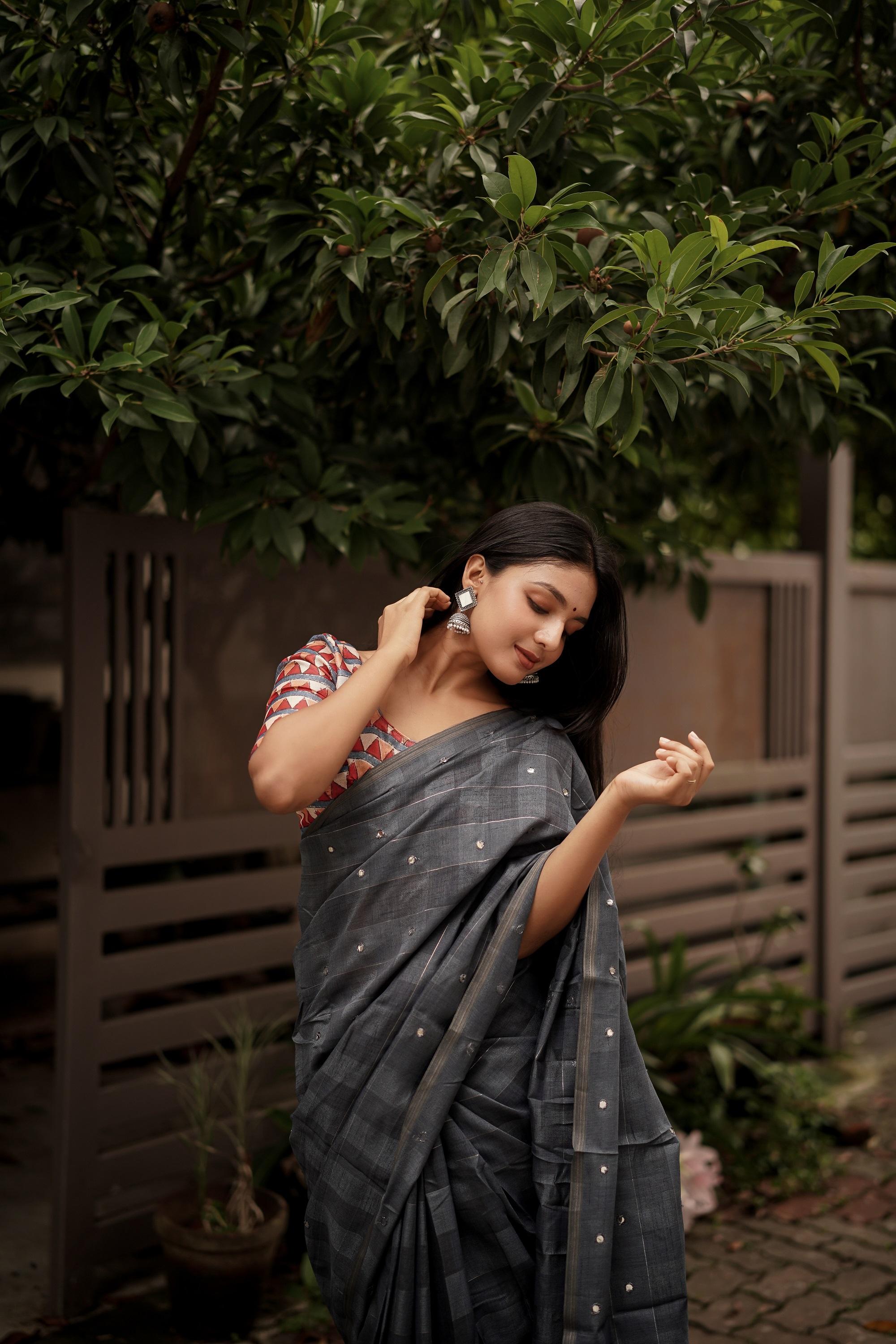 Grey Pure Linen Ethnic Motifs Saree with Mirror Work Blouse