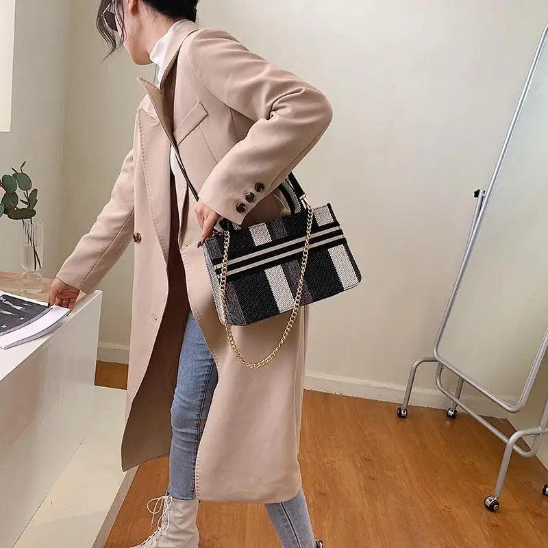 Vintage Style Canvas Large Capacity Shoulder & Crossbody Bag
