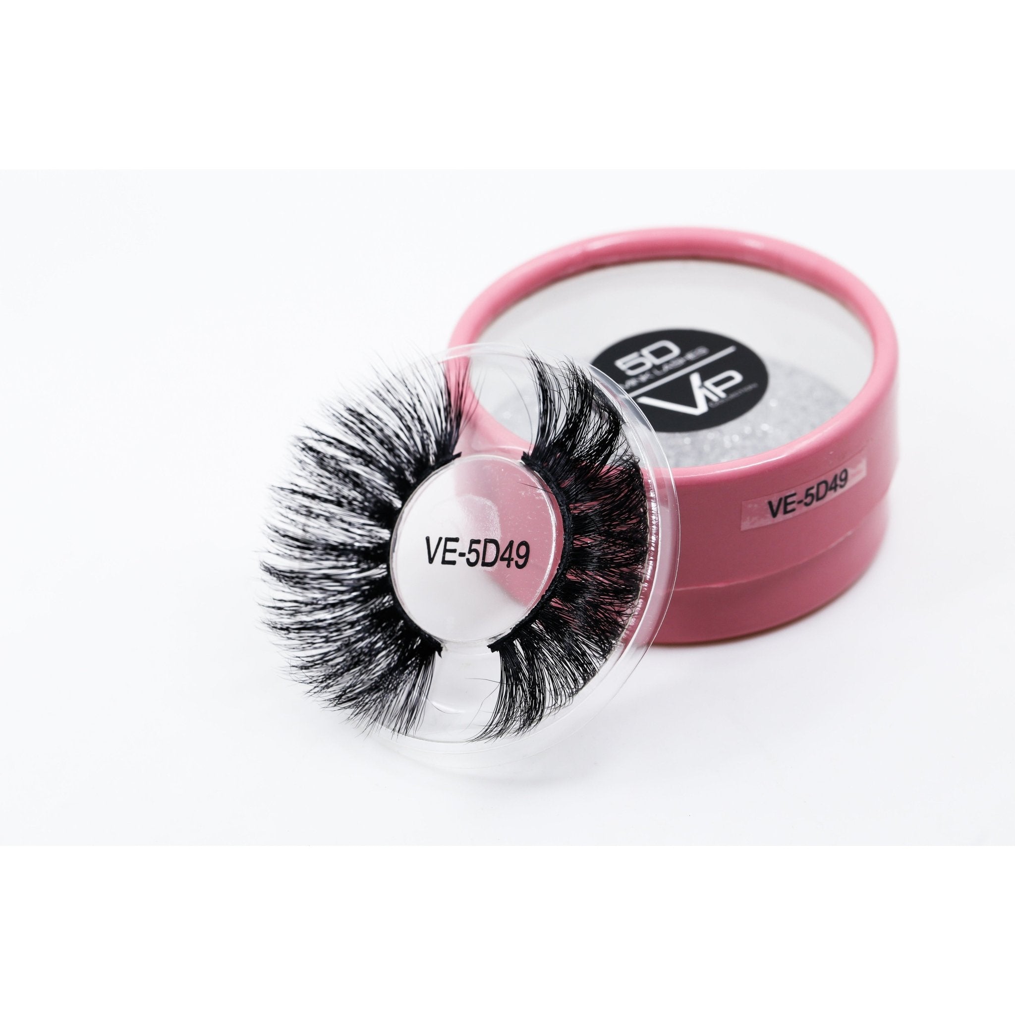 Close up of VIP 5D Mink Eyelashes in 25mm length, intense black, dramatic style