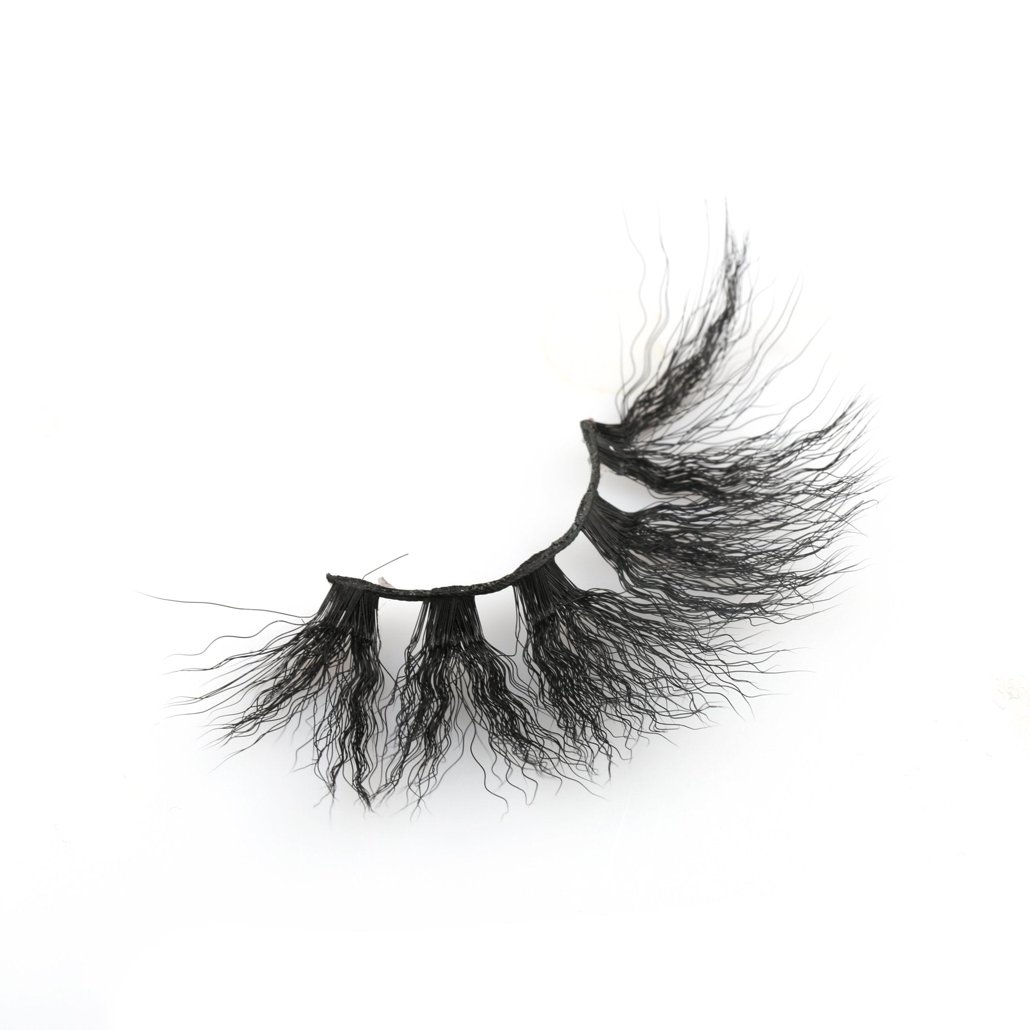 VIP Kinky Curl Lashes - Dramatic Volume & Natural Curly Pattern