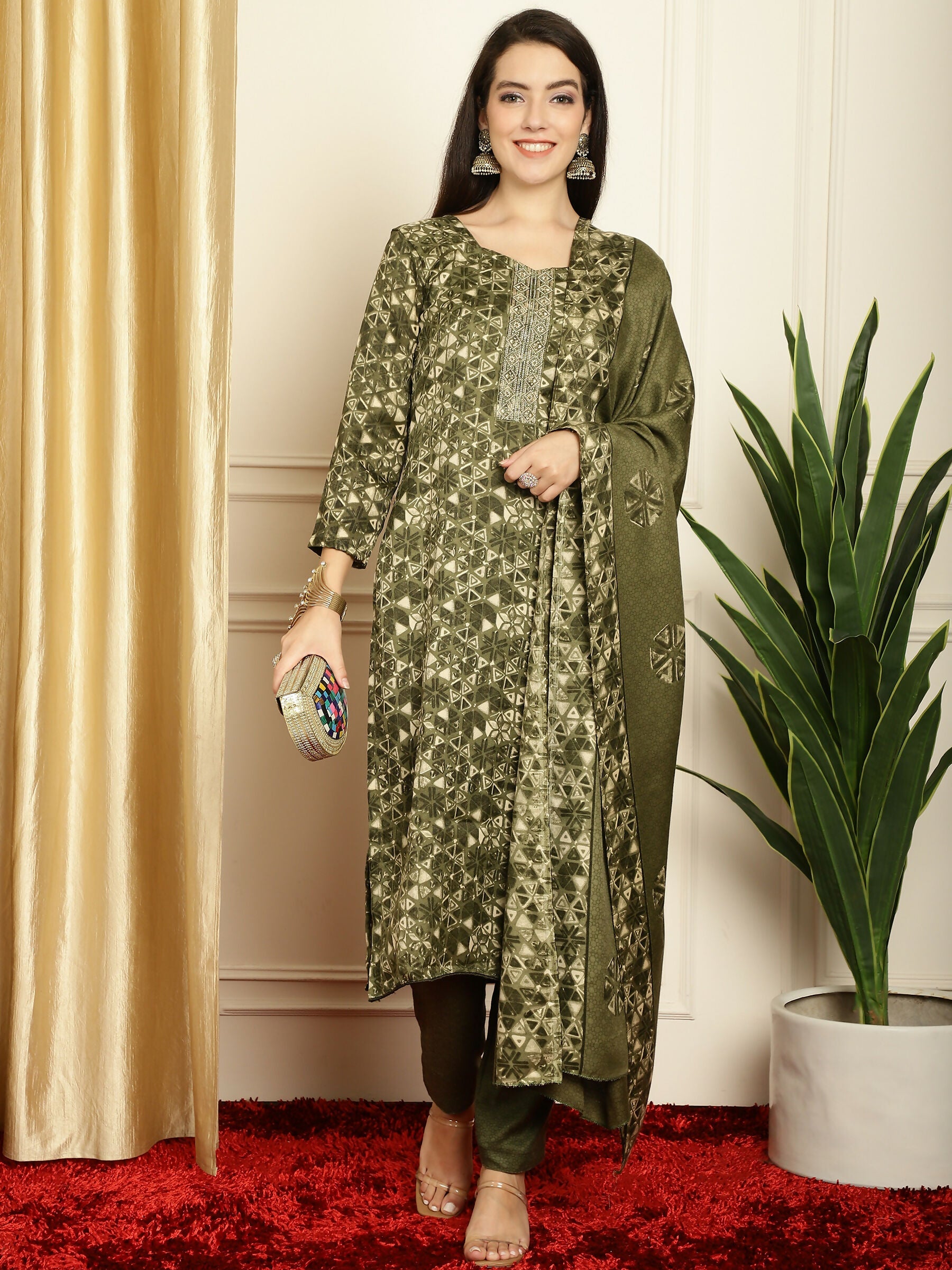 Women's Green Pashmina Floral Digital Printed Kurta Pant Set