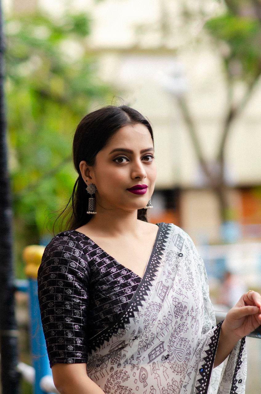 Black Pure Georgette Warli Saree with Tie & Dye Silk Blouse