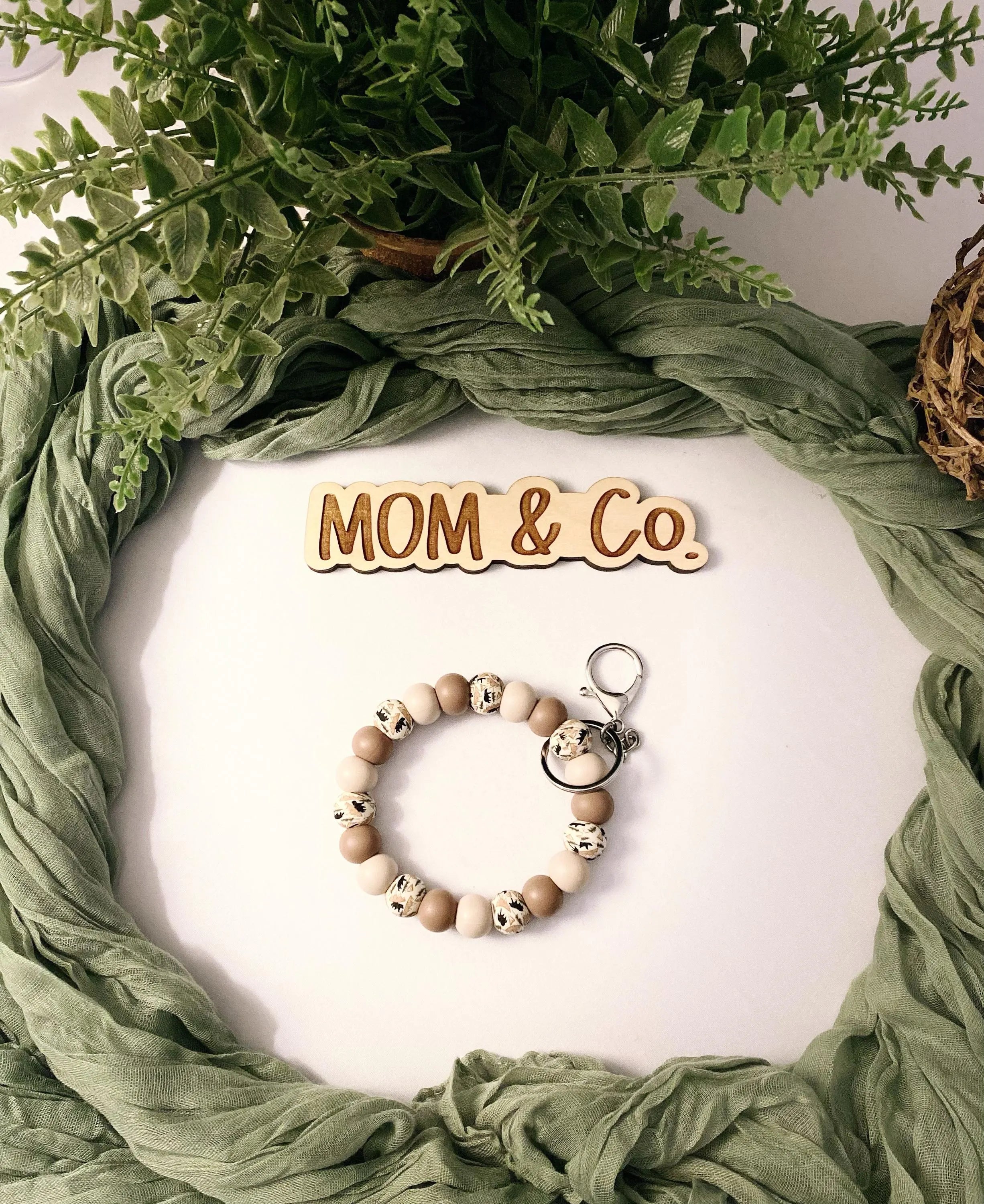 Bear Wilderness Silicone Bead Wristlet