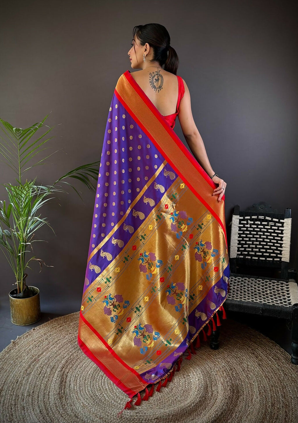 Red Butti Kanchipuram Soft Silk Saree with Unstitched Blouse