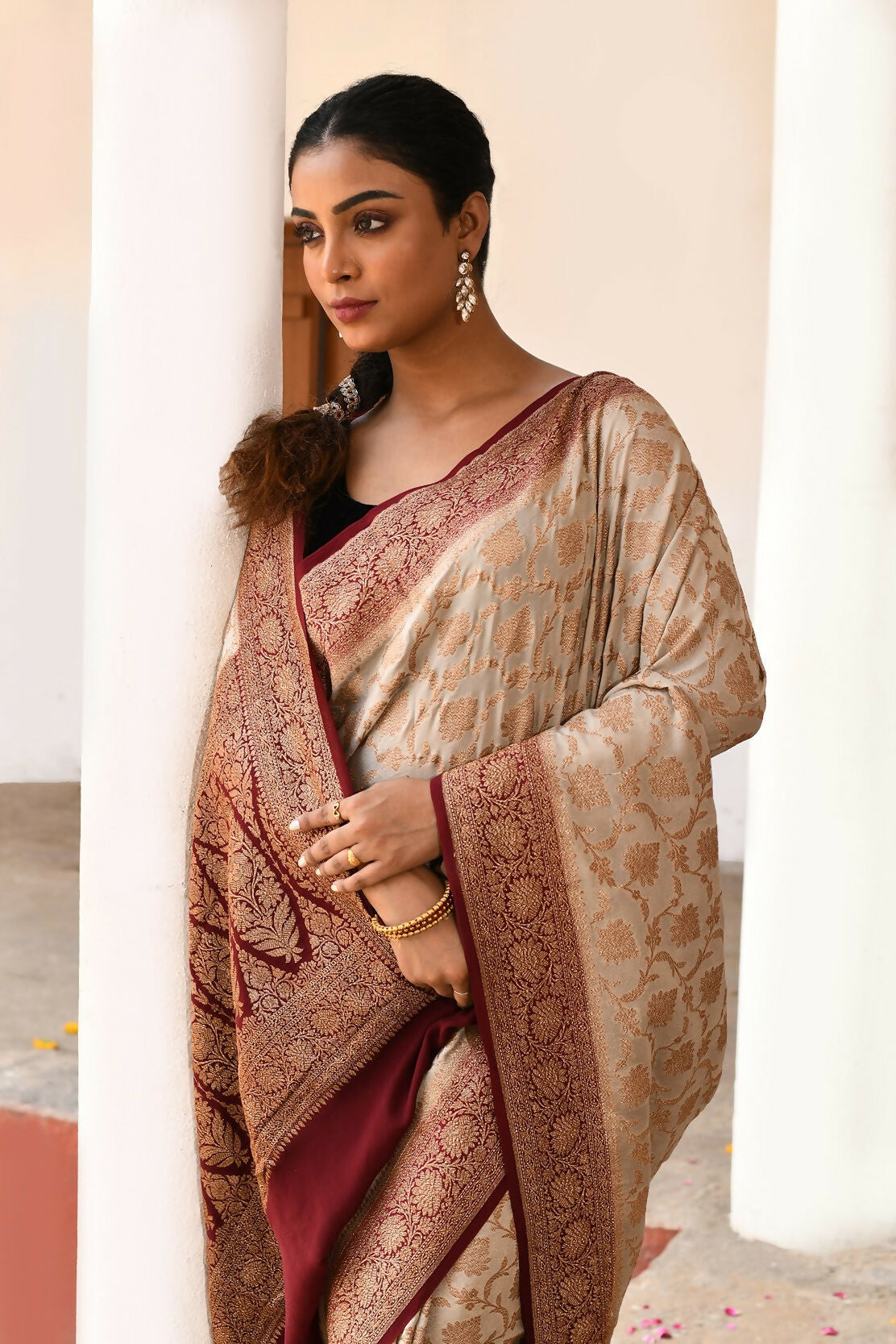 Crème Crepe Chiffon Pure Handloom Banarasi Silk Saree