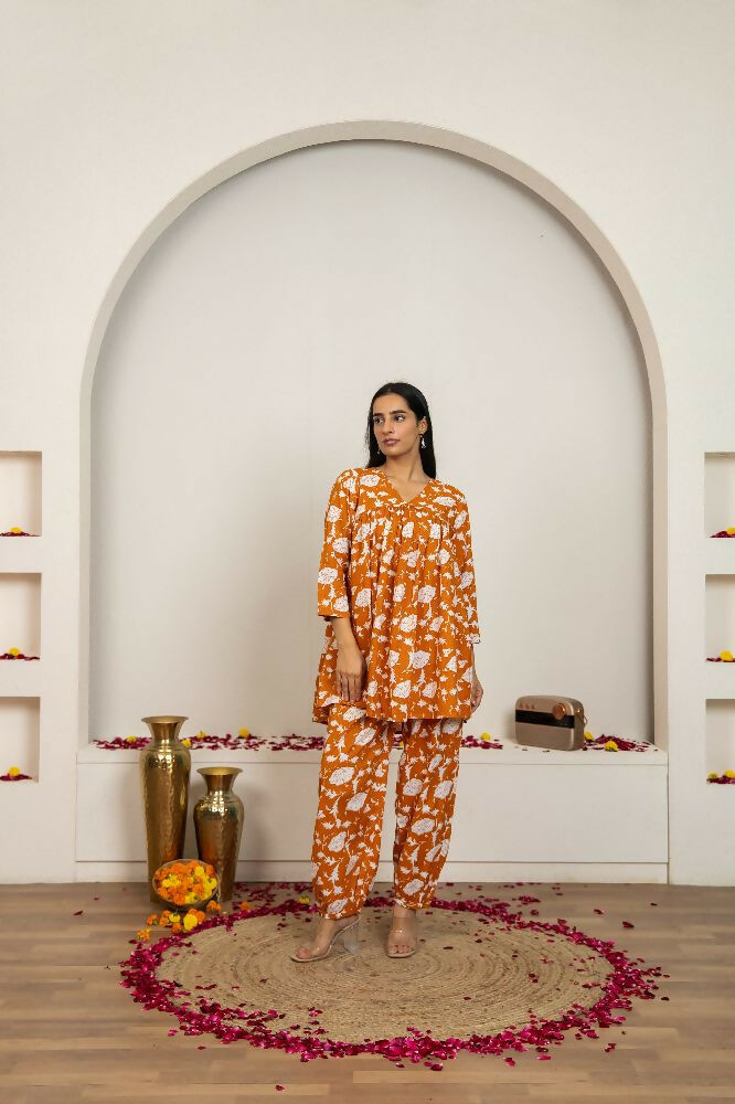 Elegant peach hand block printed cotton kurta set for women