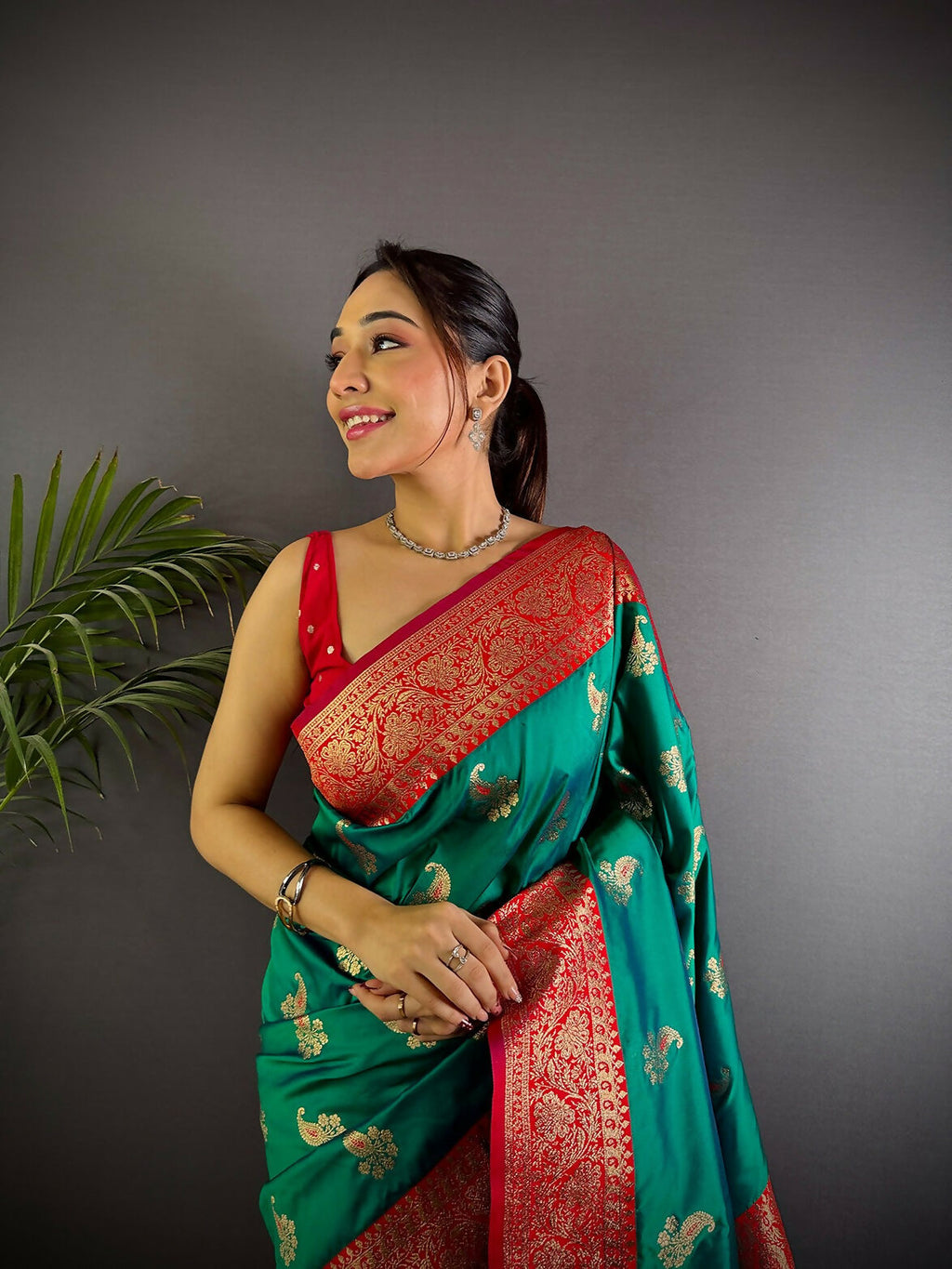 Joban Fashion Banarasi Green Woven Butti Soft Silk Saree