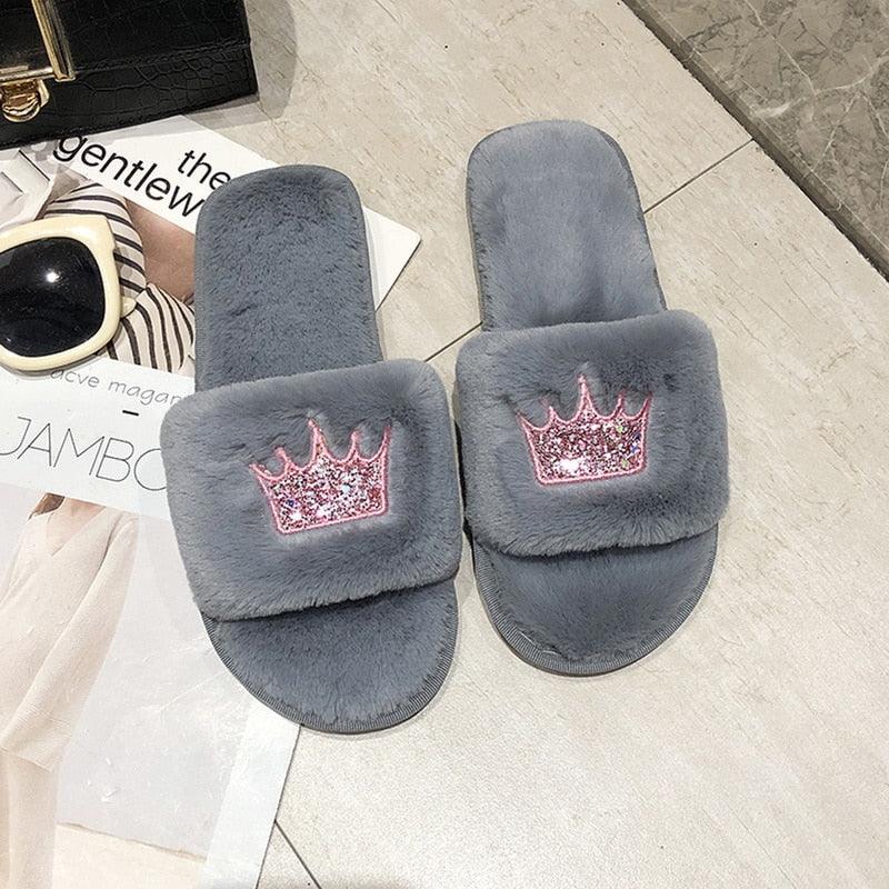 Women’s Fuzzy Heart Shape Spa Slides – Soft Faux Fur House Shoes