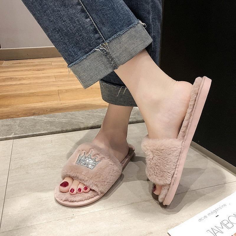 Women’s Fuzzy Heart Shape Spa Slides – Soft Faux Fur House Shoes