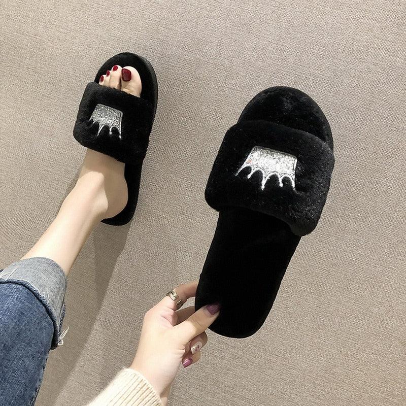 Women’s Fuzzy Heart Shape Spa Slides – Soft Faux Fur House Shoes