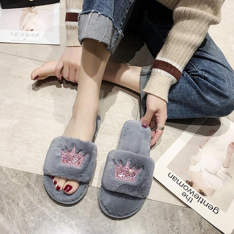Women’s Fuzzy Heart Shape Spa Slides – Soft Faux Fur House Shoes