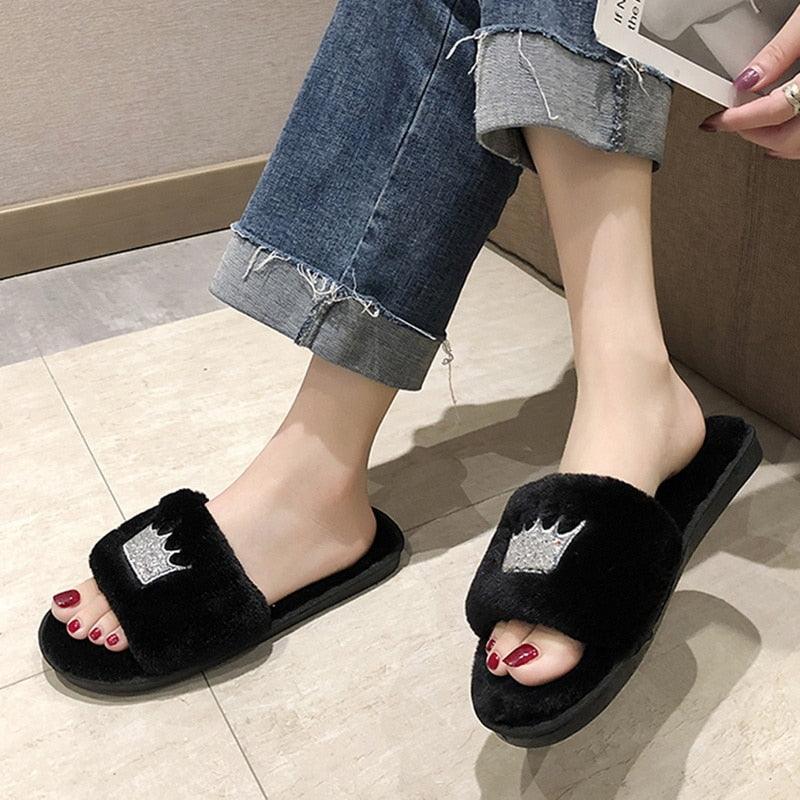 Women’s Fuzzy Heart Shape Spa Slides – Soft Faux Fur House Shoes