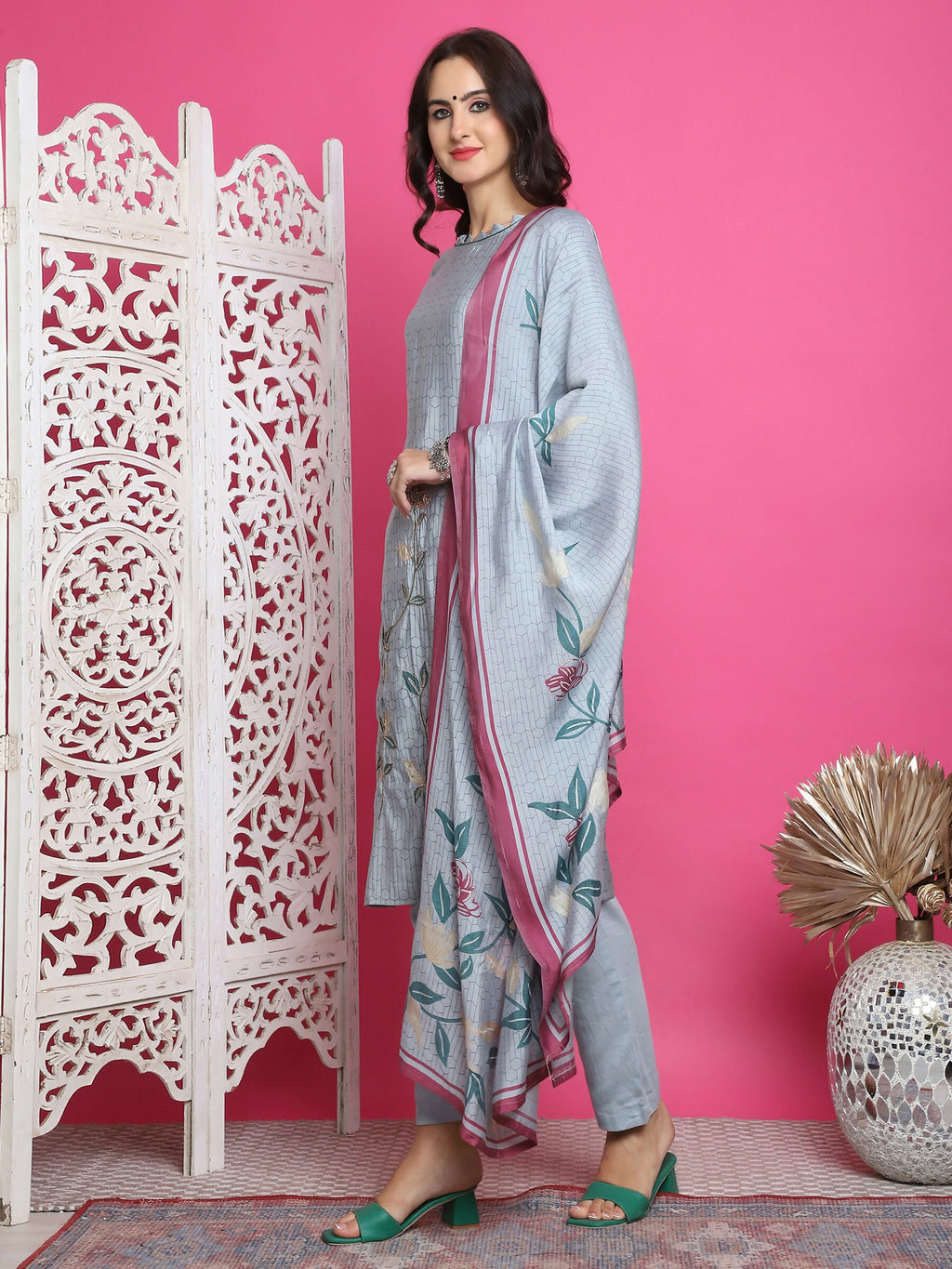 Grey Muslin Floral Print Kurta Set with Jari and Crystal Work