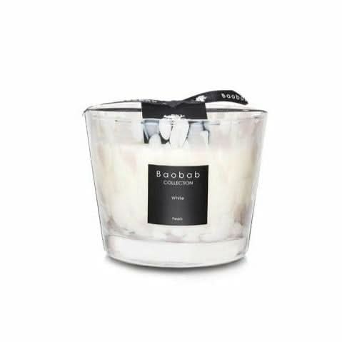 Baobab Collection White Pearls Max 10 candle featuring decorative pink and white fragments in a glass vessel