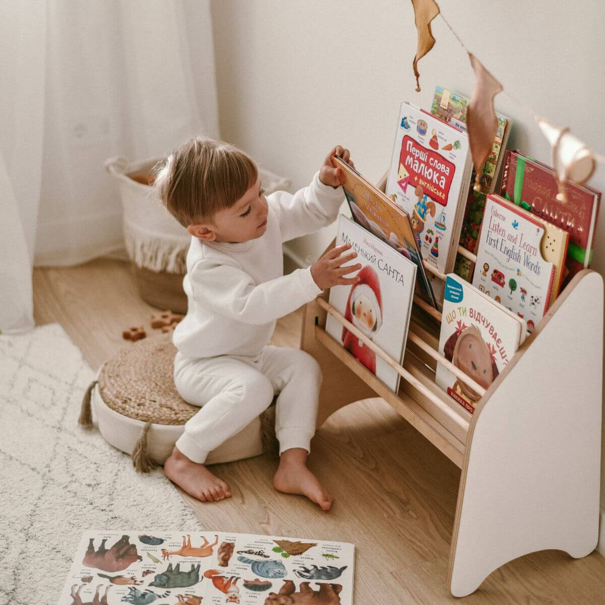 Minimalist Montessori Bookshelf for Kids – Wood, Pink or Grey