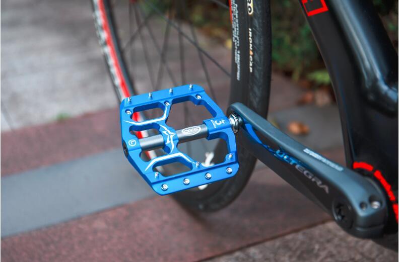 CNC Aluminum Flat Bike Pedals with 3 Sealed Bearings & Cleats